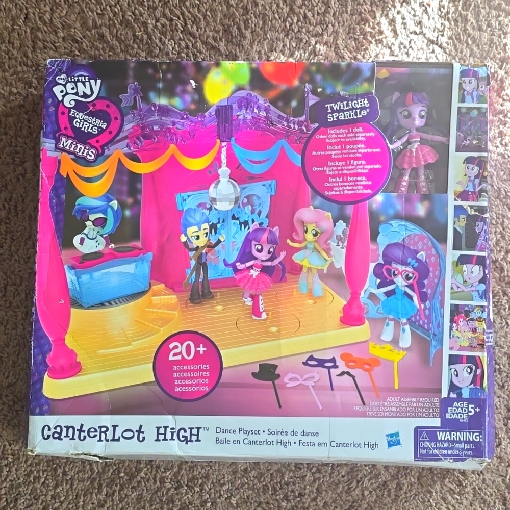My Little Pony Equestria Girls Canterlot High Dance Playset. Includes 1 doll.